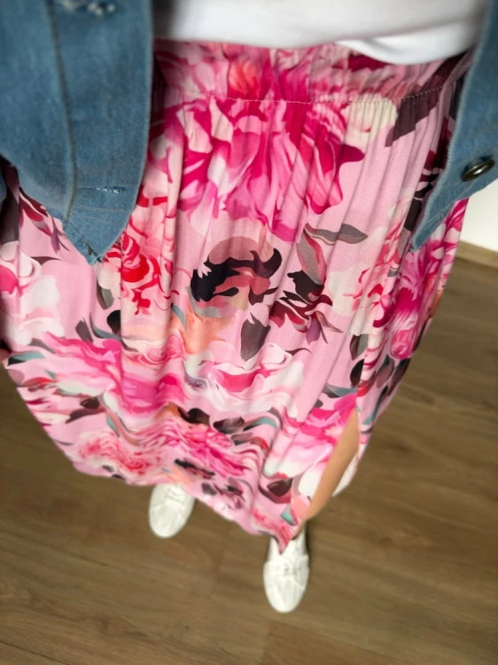 Dłuższa midi spódnica z rozcięciem wiskoza wiskozowa hit kwiaty różowa róż