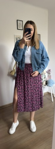 Dłuższa midi spódnica z rozcięciem wiskoza wiskozowa kwiaty różowa czarna- AURELIA