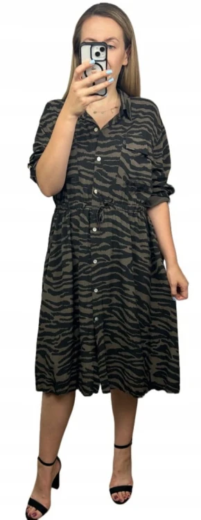 Dłuższa midi sukienka szmizjerka luźna wiskozowa brązowa czarna zebra- WILD TOUCH