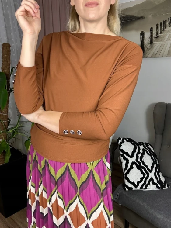 Elegancka bluzka guziki dopasowana elastyczna dekolt łódka