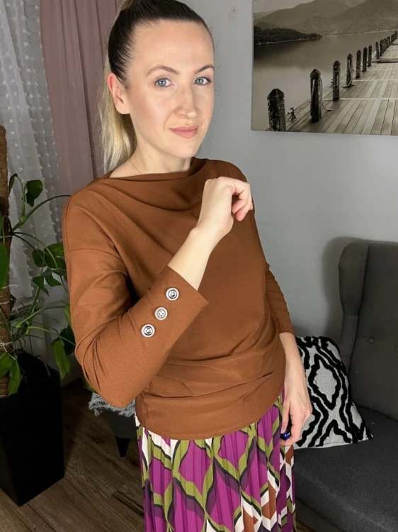 Elegancka bluzka guziki dopasowana elastyczna dekolt łódka