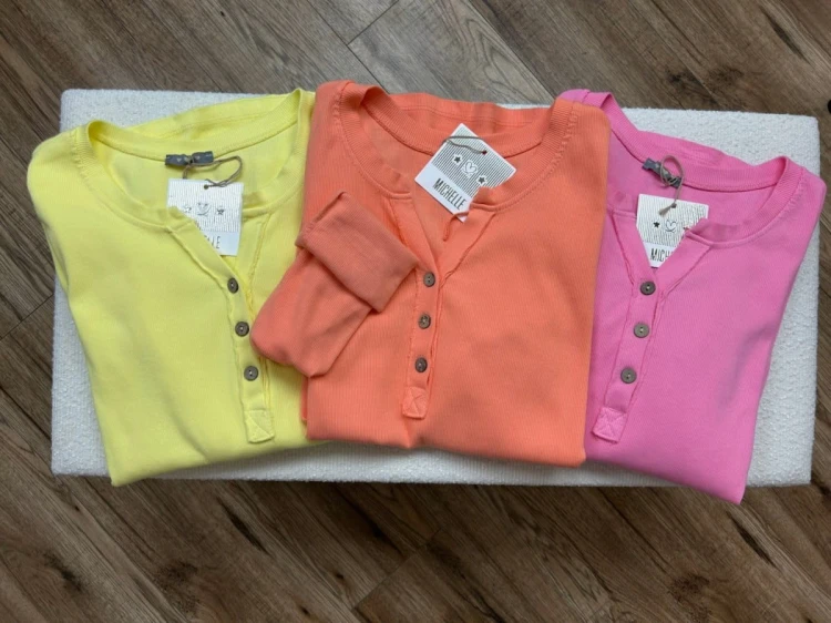 Klasyczna różowa fuksja bluzka damska prążkowana guziki bawełna Michelle- BASIC RIB