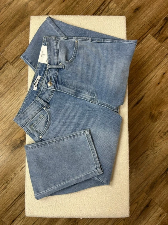Klasyczne spodnie jeansowe mom fit jeans jeansy niebieskie Marivy XS