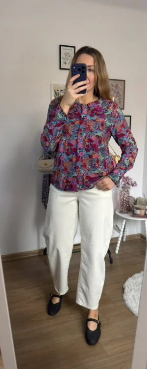 Koszula z kołnierzykiem w kwiaty 100% wiskoza wielokolorowa New Collection- FLORELLA