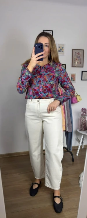 Koszula z kołnierzykiem w kwiaty 100% wiskoza wielokolorowa New Collection- FLORELLA