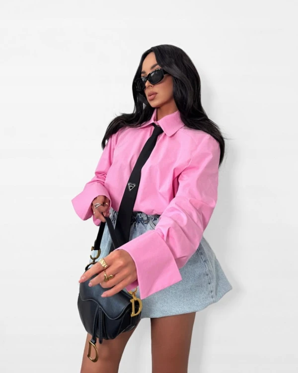 Koszula z krawatem oversize różowa czarny krawat bawełniana La Milla