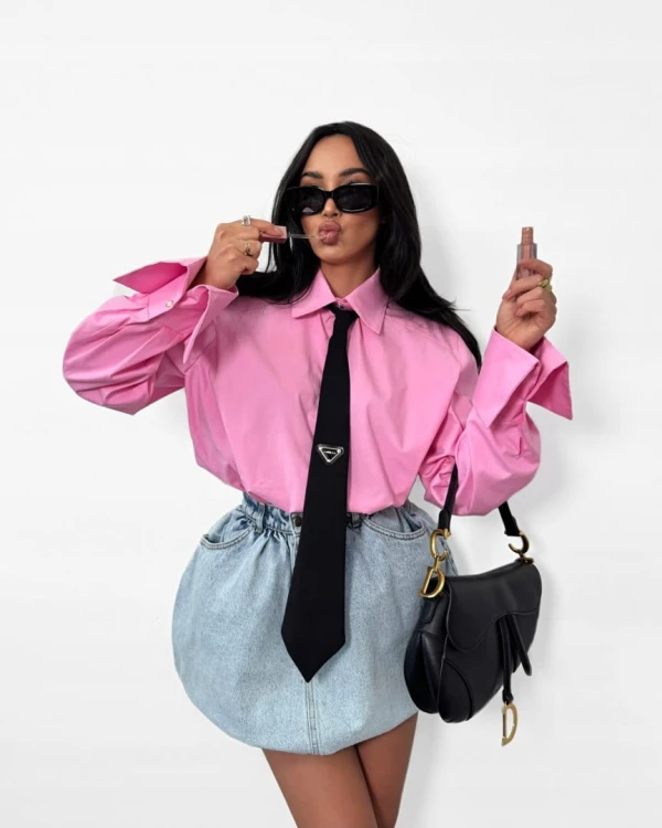 Koszula z krawatem oversize różowa czarny krawat bawełniana La Milla