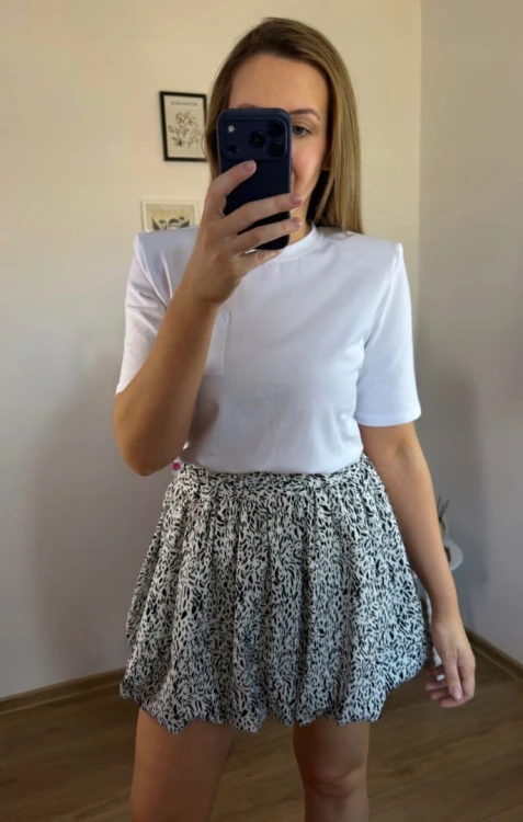 Krótka spódnica bombka wzorzysta luźna w czarna biała