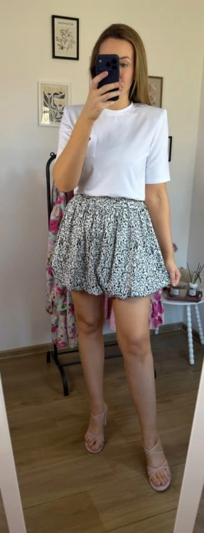 Krótka spódnica bombka wzorzysta luźna w czarna biała