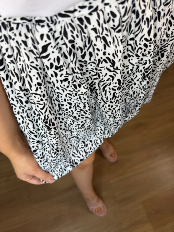 Krótka spódnica bombka wzorzysta luźna w czarna biała