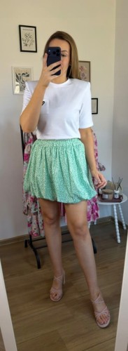 Krótka spódnica bombka wzorzysta luźna w zielona biała