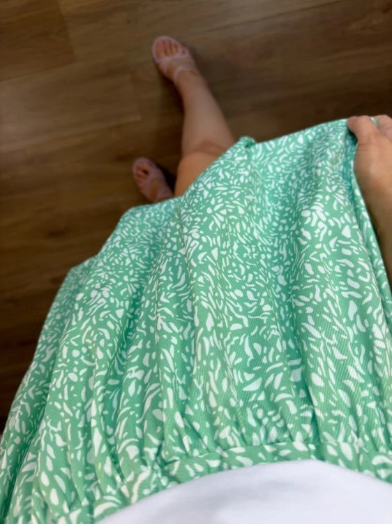 Krótka spódnica bombka wzorzysta luźna w zielona biała