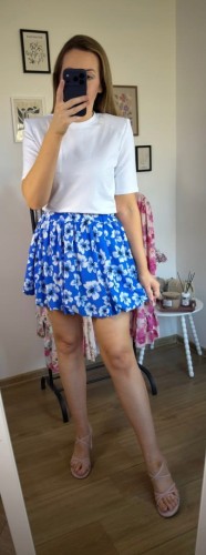 Krótka spódnica bombka wzorzysta w kwiaty kwiatki biała niebieska