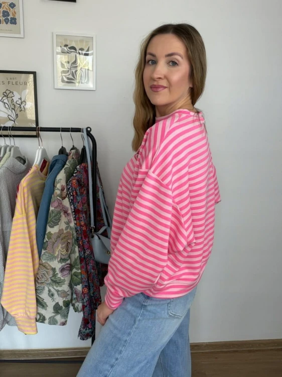 Lekka luźna bluza w poziome paski różowa haft Mooij- AMORE PARIS