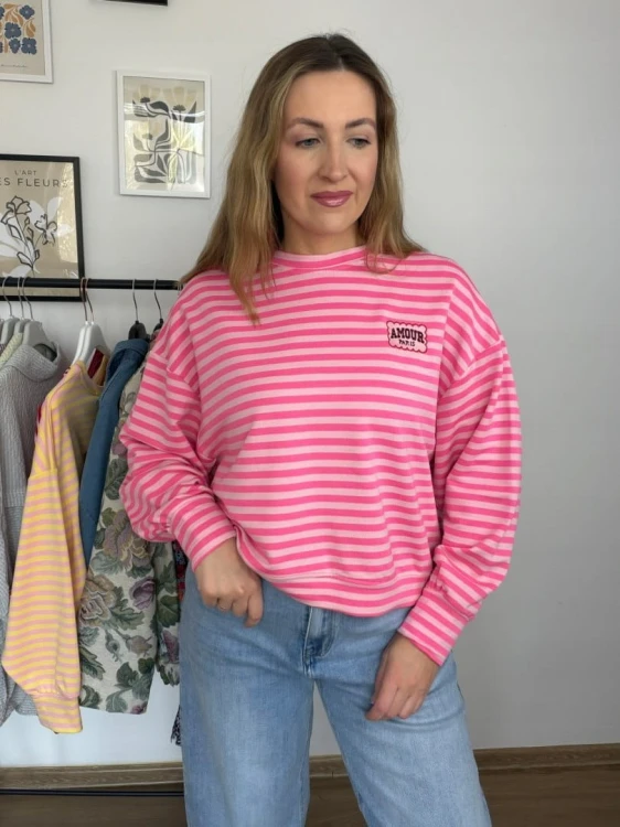 Lekka luźna bluza w poziome paski różowa haft Mooij- AMORE PARIS