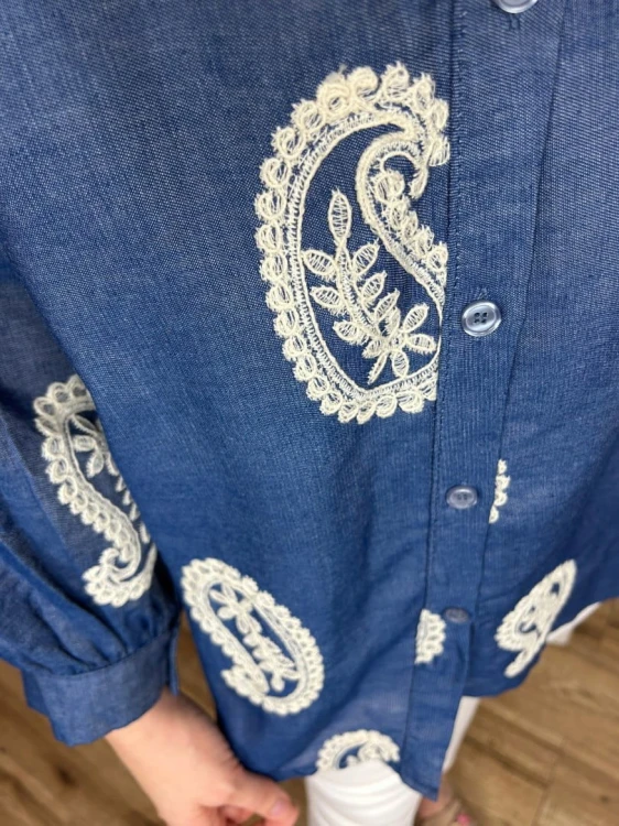 Luźna koszula ażurowa wzorzysta ze stójką szersze rękawy Made in Italy