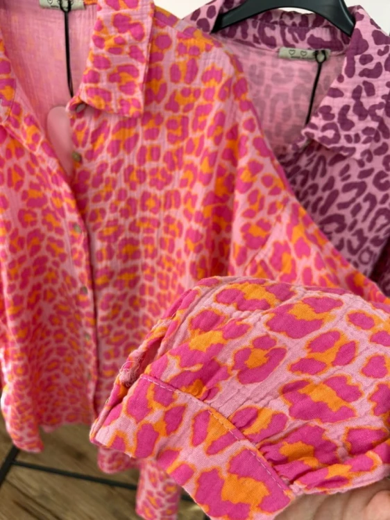 Luźna koszula muślinowa w panterkę cętki oversize muślin różowa pomarańcz