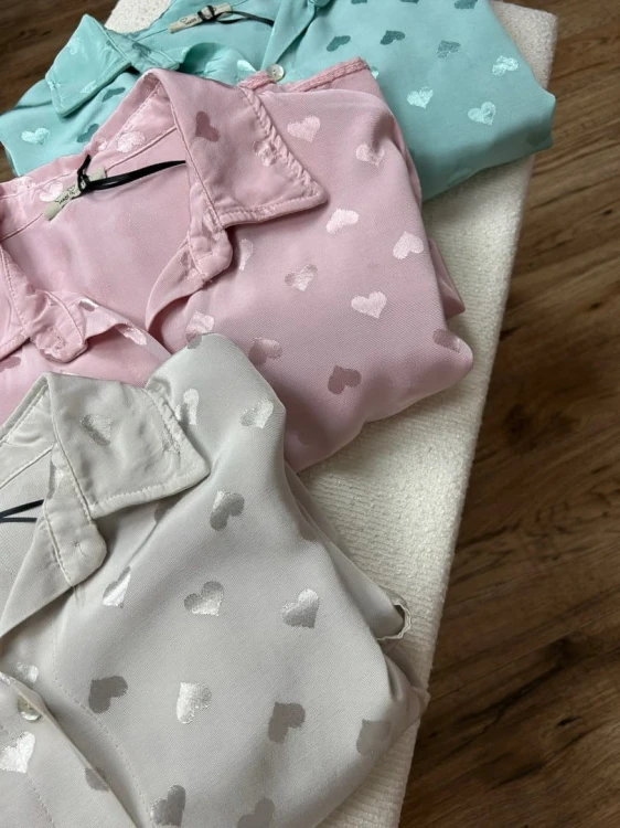 Luźna oversize koszula jedwabna jedwab serca serduszka dłuższa asymetryczna