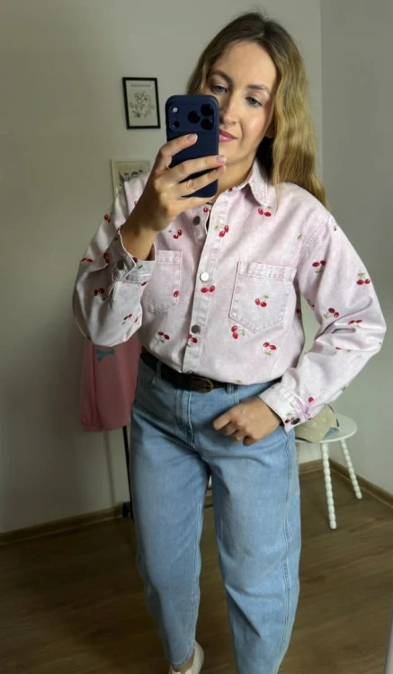 Luźna różowa katana koszula jeansowa jeans oversize wiśnie haft- CHERRY DREAM