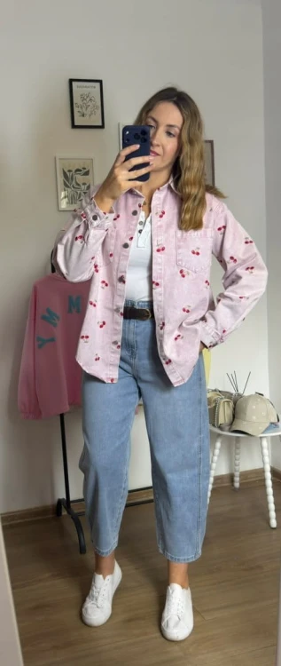 Luźna różowa katana koszula jeansowa jeans oversize wiśnie haft- CHERRY DREAM