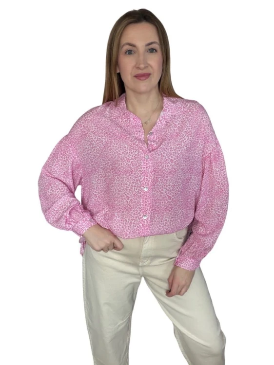 Luźna różowa koszula oversize cętki panterka 100% wiskoza kołnierzyk- PANTHER BLOOM