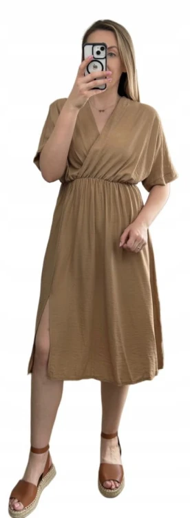 Luźna wiskozowa sukienka midi z rozcięciem kopertowy dekolt wiskoza karmel