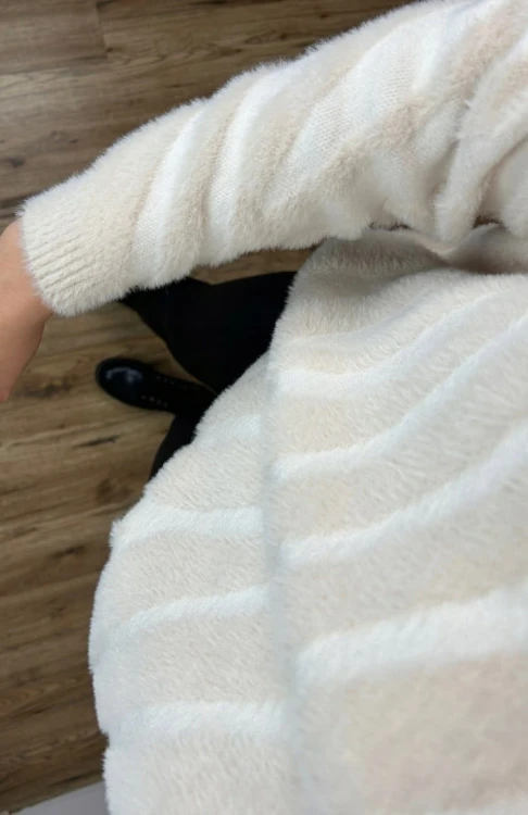 Miękki wzorzysty sweterek oversize luźny zebra wiskoza wełna