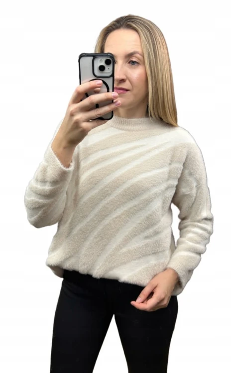 Miękki wzorzysty sweterek oversize luźny zebra wiskoza wełna