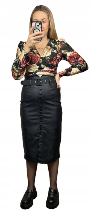 Ołówkowa spódnica ecoskóra skóra ekologiczna czarna guziki pasek ITALY M