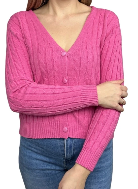 Różowy sweterek guziki warkocz wiskoza dekolt V dopasowany Dolce Piccante