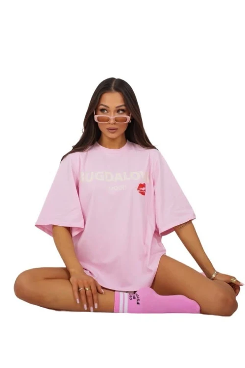 Różowy t-shirt bawełniany BUGDALOVA oversize luźny By Mia- MOOD