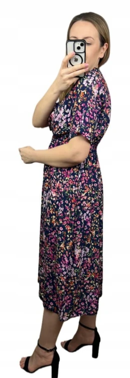 Sukienka midi kopertowy dekolt w kwiaty rozcięcie 100% wiskoza granatowa