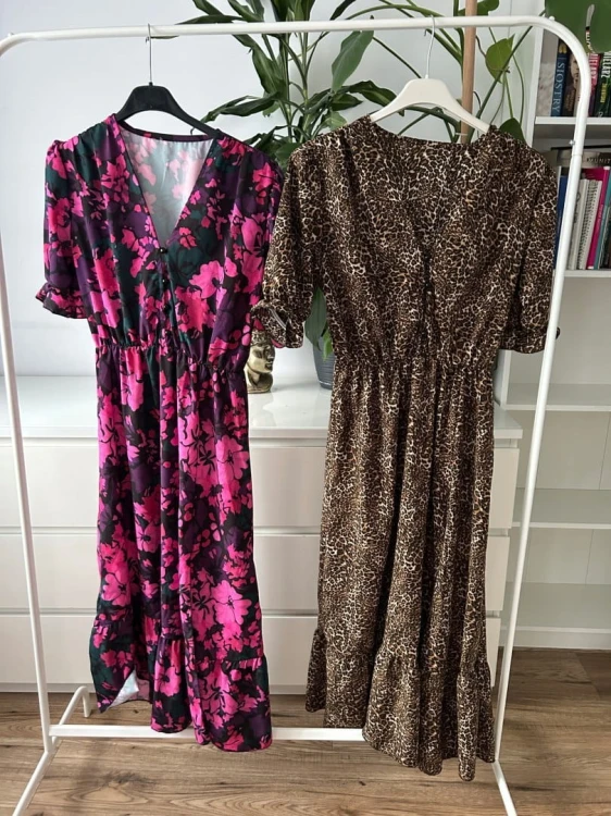 Sukienka midi z rozcięciem w panterka guziki