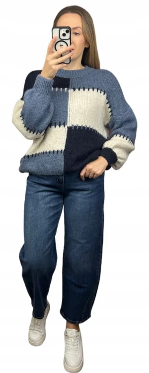 Sweter oversize bufiaste rękawy luźny patch wzorzysty niebieski śmietanka- PATCHY