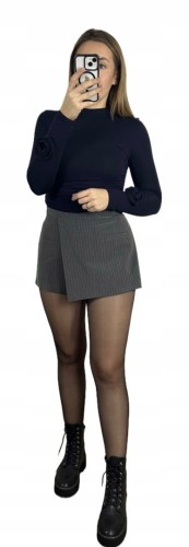 Szare garniturowe spódnico-spodenki na zakładkę w pionowe paski S- GARNITTY