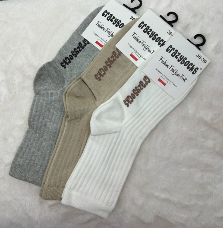 Szare prążkowane klasyczne bawełniane skarpety damskie CrazySocks 36-39