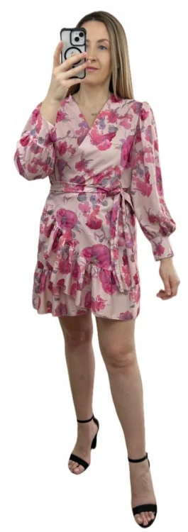 Szlafrokowa kopertowa krótka sukienka w kwiaty falbanka rękaw różowa róż