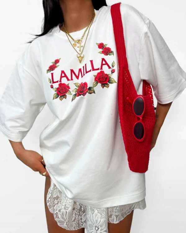 t-shirt damski oversize biały La Milla detal haftu róże