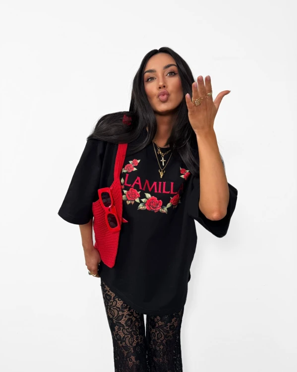t shirt oversize damski czarny z czerwonym nadrukiem róże la milla