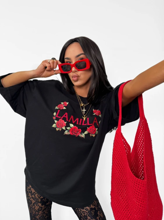 koszulka bawełniana damska czarna la milla nadruk róże outfit