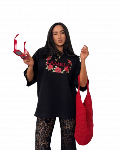 t shirt damski la milla czarny oversize z nadrukiem róże stylizacja casual