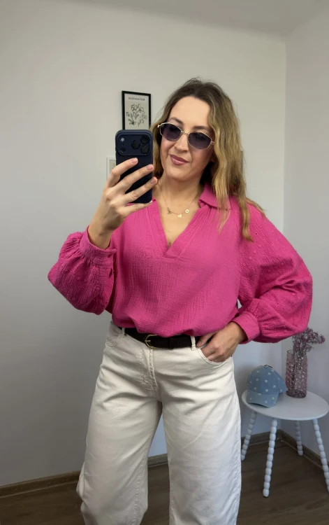 koszula fuksja ROSALIA dekolt V kołnierzyk zbliżenie