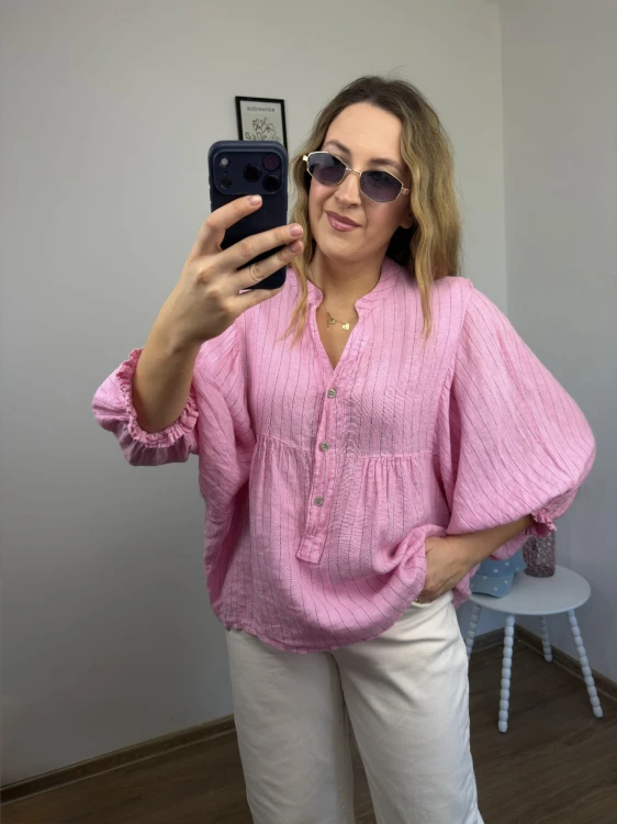 koszula damska różowa bawełniana oversize stylizacja z jeansami