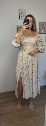 sukienka lorena maxi ecru w wisienki rozcięcie