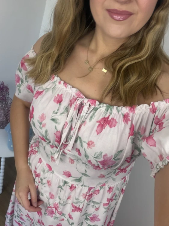 Sukienka FIORELLA midi w kwiaty różowe sukienka na lato zblienie