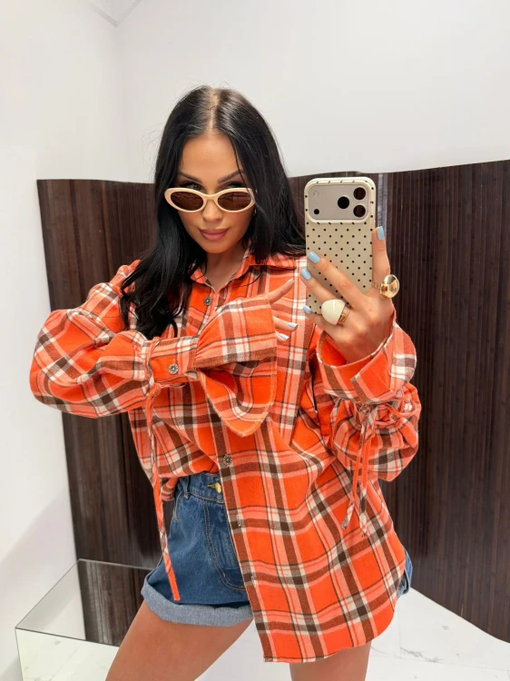 Koszula pomarańczowa w kratę La Milla detal rękawów