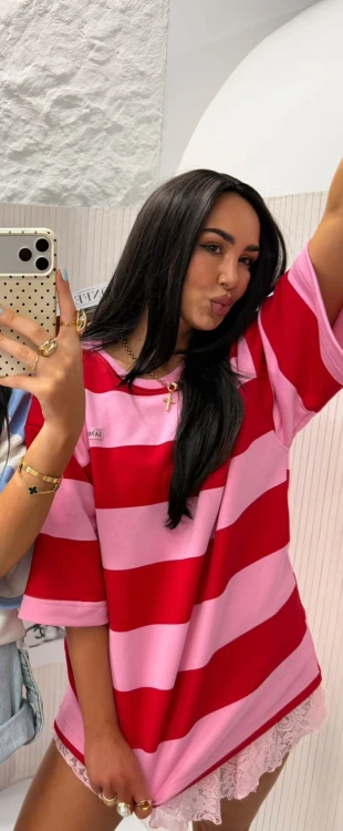 Koszulka LA MILLA w pasy różowo czerwone ujęcie z bliska