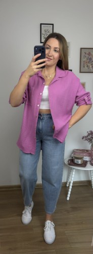 Jagodowa koszula muślinowa oversize AMORA stylizacja casual