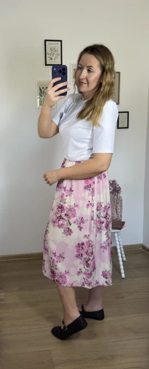 Różowa spódnica midi w kwiatowy print AURELIA
