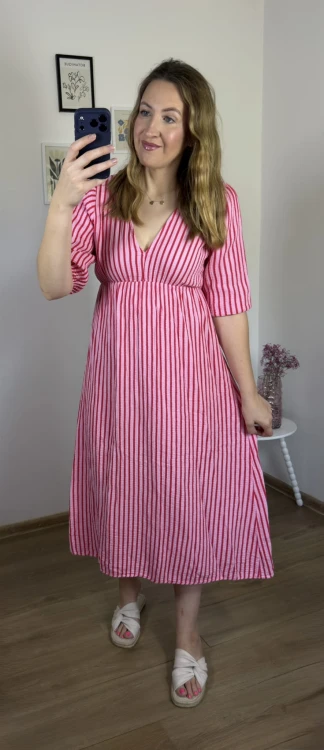 Sukienka letnia CAPRI STRIPES w węższe paski róż i czerwień